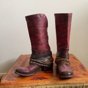 FreeBird Magenta boots!  Worn twice!!